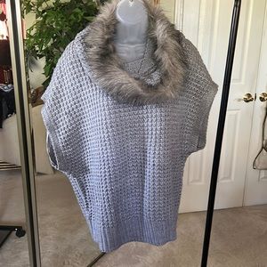 Jennifer Lopez XL sweater with a detachable collar in new condition. $15.